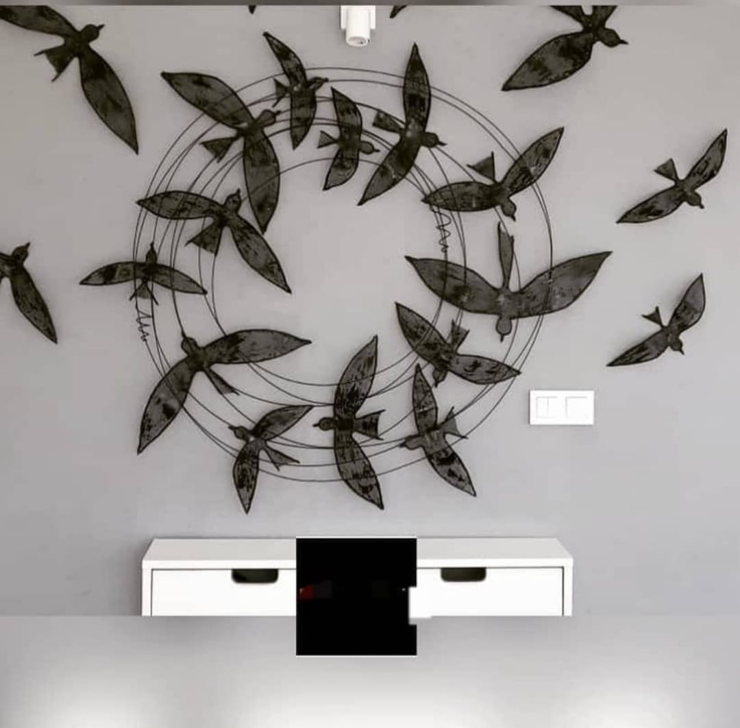 Black birds wall decor